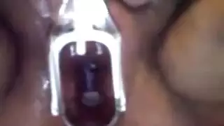 امرأة ناضجة تستسلم لابن زوجها القاسي في فيلم إباحي