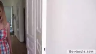 حلم إكس إكس إكس: قضيب ضخم لفتحاتها