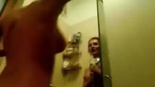 حصريًا: جلسة شرج خاصة لنيكو على الكاميرا المباشرة في الحمام