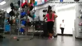 يورو بيبي إلسا جان وزوجها في جلسة جنس قوية في غرفة النوم