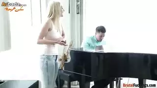 ابن سنيك امه جميلة