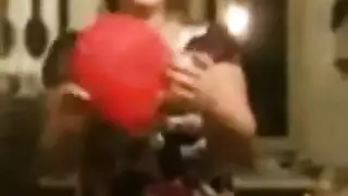 القحبة الخبيرة الناضجة مع اصدقاءها في سهرة نيك حارة جدا و مثيرة