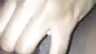 زَوْجات مُتَبادِلات يَسْتَمْتِعْنَ بِقَضِيب أَسوَد في جَماع جَماعِي