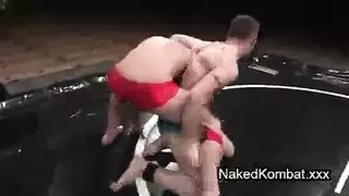 سكس امهات تبول معا بنتها