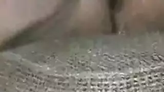 الفراخ الحمار الكبيرة تواجه ممارسة الجنس مشبع مع رجل محظوظ للغاية، في سريره الضخم