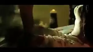 الفتيات الهنديات إغواء الرجل الرقيق الذي ضربهم حتى مع لعبته