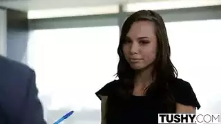 بنت ينكيها حصانها
