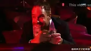 ماديسون تمتلك مؤخرتها وتستمتع بكل بوصة