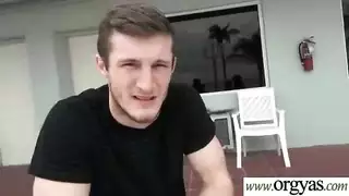 دكتور نساء يتعمل ادوات اباحية سكسي