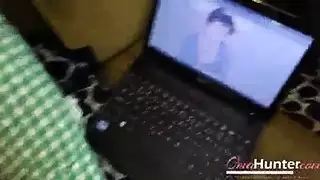 مراهقة يائسة تمارس جنسًا عنيفًا في فيلم صريح