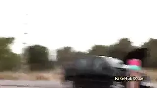 ‫خلف الشارة: فيلم وثائقي عن حفلات جنس في مركز الشرطة‬