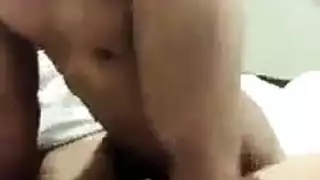 جميلة الآسيوية مع النظارات إعطاء الرأس