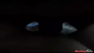 بي بي سي يسيطر على شقراء وقحة على أريكة غرفة المعيشة