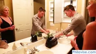 شاب هيجان يغتصب جوزة أبوه نايم قصب عنه