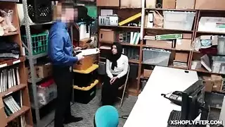 اليكسس فوكس تقذف