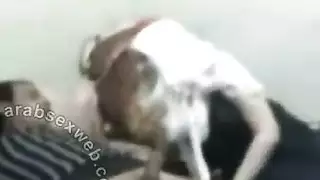 ابوها يدخل عليها وهي علي مكتبها وينكها بالعافيه