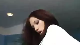 سولو شابة حمراء الشعر: استمناء في الحمام إباحي