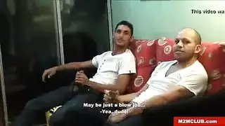 جنس فان علني مع شاب قرون نحيف