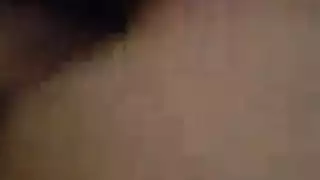 زوجة شقراء محاطة ومملوءة بعدة زبور