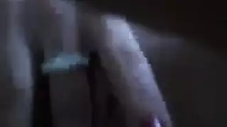 تئن التشيكية الهواة الفاتنة بينما تمارس الجنس مع نفسها بدسار