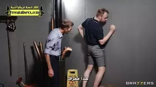 عاهرات الفصل تمارس الجنس مع زب مقدس في إباحية أكاديمية
