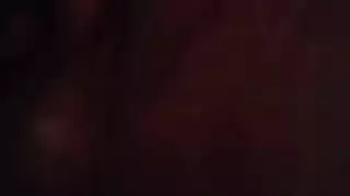 عشيقها الرقيق يلعب بفرجها المبلل ويدخل أصابعه بعمق