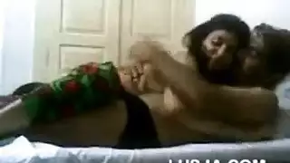 المدرب المنحرف يمارس الجنس مع كل موظفة ناضجة في المكتب