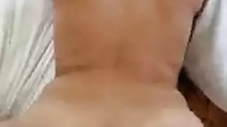 مص في السيارة: فتاة هولندية صغيرة تمص القضيب