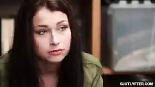 جلسة هزاز شديدة تجعل جنيفر جاكوبس تبلغ ذروتها وتغفو