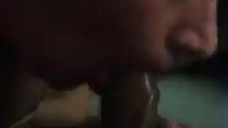 مثير الديوث مص الديك في الهواء الطلق والحصول على نائب الرئيس في جميع أنحاء وجهها
