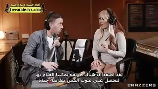 أخرس الأخبار، كسها هو من يتحدث – سكس بطلة إخبارية xxx