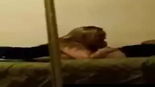 حركة مص عميق مع شقراء وضابط شرطة