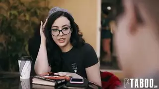 بوسه عراقيه من حلم ونزع ملابس في حمام