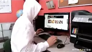 اصغر فتاه روسيه تنتاك في كوسها وتقول انها تحب أن يكون في كوسها حليب