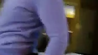 امه تتجسس على ابنها وشافت زب طويل هاجت عليه