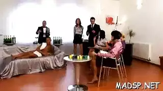 عشاق مثليه الساخنة الديوث في حوض الاستحمام
