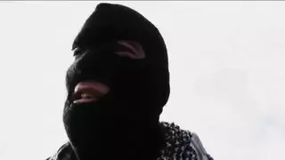 فتاة عراقية تتعرض لقطار جنسي عسكري صريح