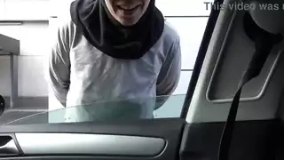 جد قرنية تلتقط لاجئًا سوريًا في ألمانيا