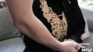 أفلام إباحية لنساء أكبر سناً: في مشاهد جنسية صريحة