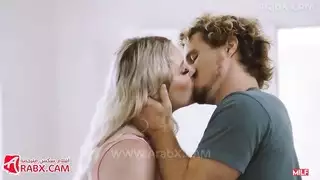 تعلم وضعية الكلب من زوجة أبي الناضجة مشهد صريح