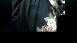امرأة عربية ناضجة تئن بصوت عال في مكالمة جنسية صريحة