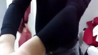 خلف الأبواب المغلقة: فيديو الجنس المسروق للونا