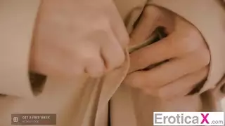 قذف مني على وجه نجمت البورنو السمراء لانا رودس