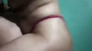 جلسة شرجية صريحة مع سمراء ذات قوام ممتلئ