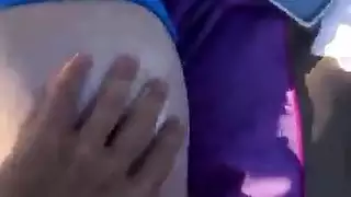 التقاط عام على الشاطئ ينتهي بقذف داخلي في الرمال