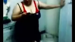 فتاة طلخا تتعامل بخشونة مع شاب عربي في جلسة سكس شرمطة