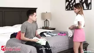 لعبة إغواء زوجة الأب حركة إباحية صريحة