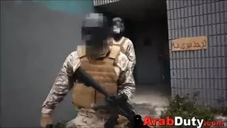 العاهرة العربية تمتص الجنود والملاعين
