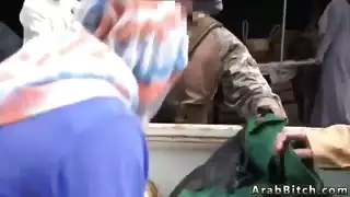 جنس شرجي صعب: مهبل ضيق في العمل