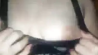 زوجة عاهرة تدعو قضيبًا صلبًا ضخمًا